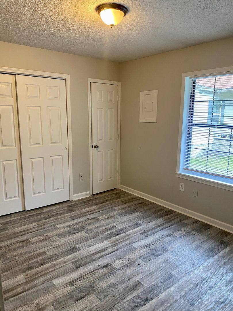 Apartment for rent at 94 Cedarcrest Dr, Clarksville, TN 37042