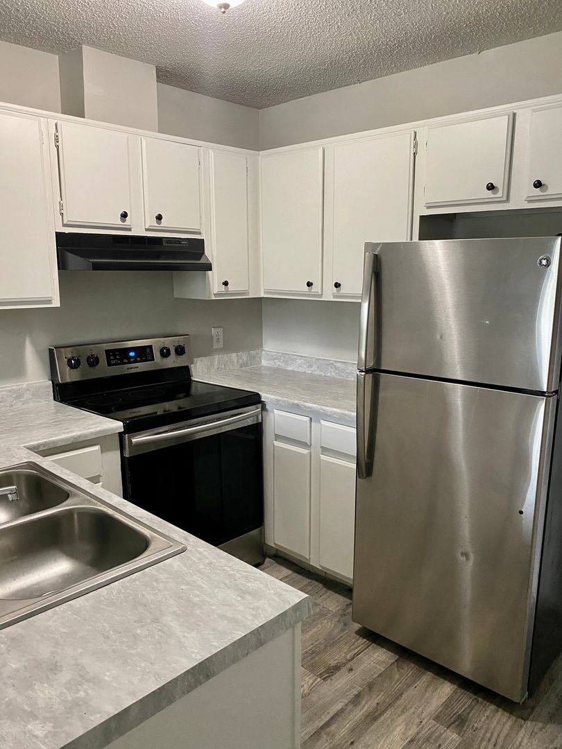 Apartment for rent at 94 Cedarcrest Dr, Clarksville, TN 37042