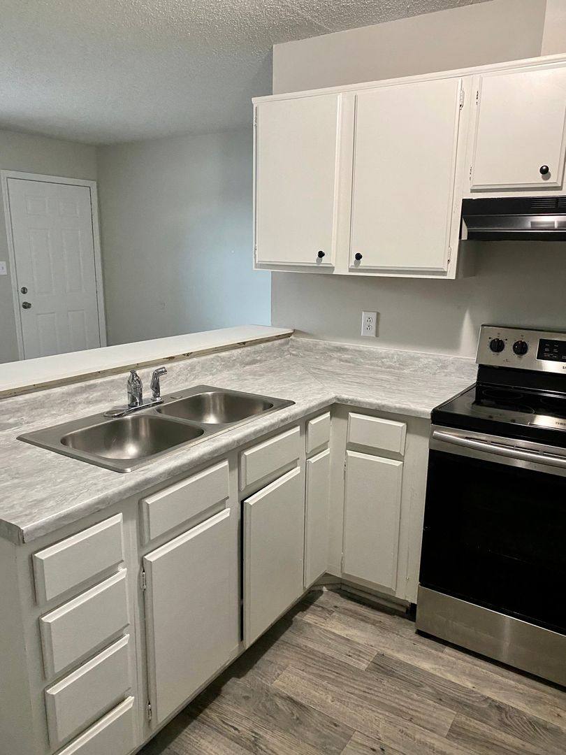 Apartment for rent at 94 Cedarcrest Dr, Clarksville, TN 37042