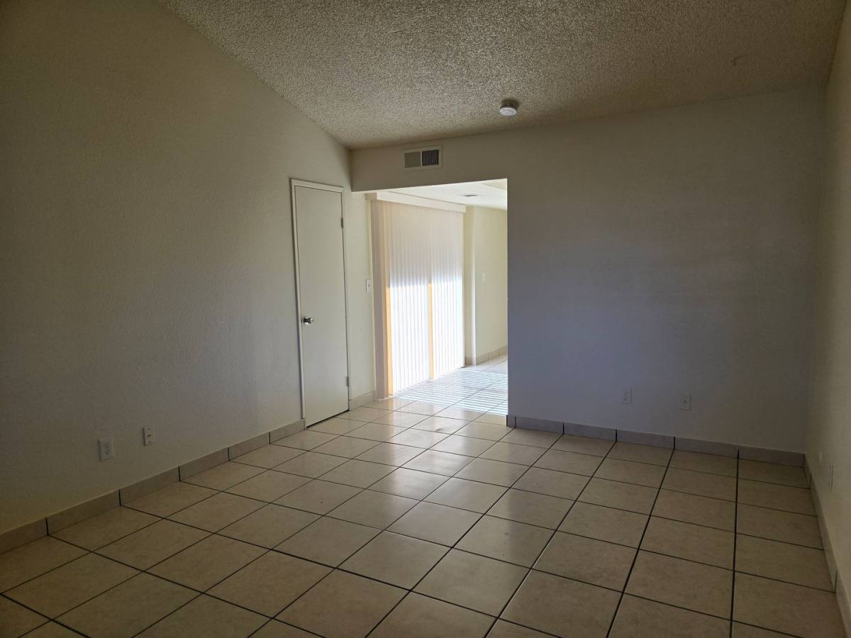 Townhouse for rent at 2714 Pyramid Ave, Ceres, CA 95307