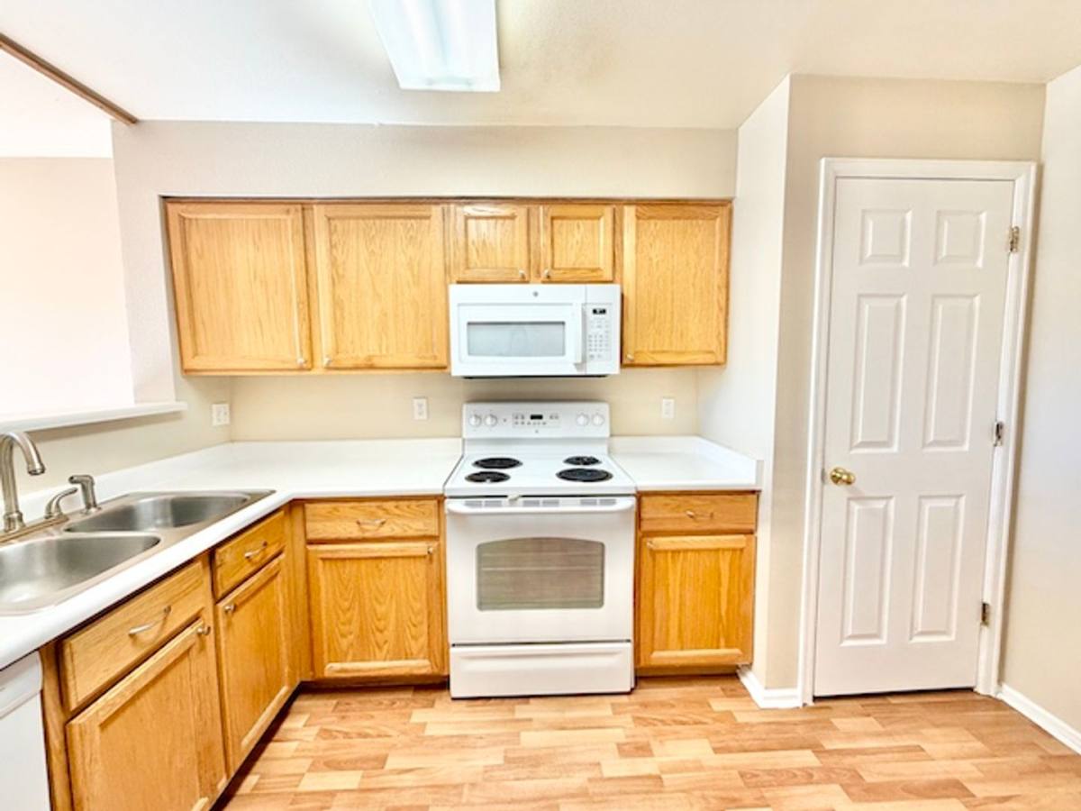 Townhouse for rent at 1085 W 112th Ave, Denver, CO 80234