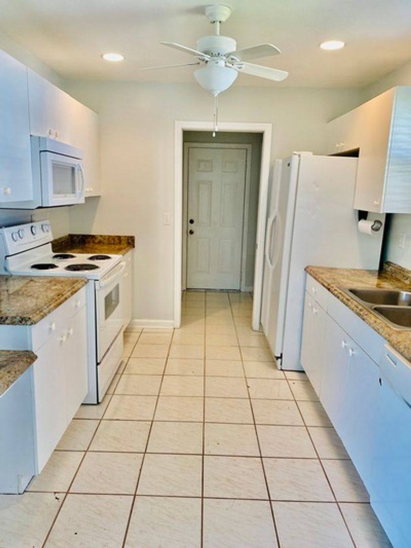House for rent at 18477 Sunflower Rd, Fort Myers, FL 33967