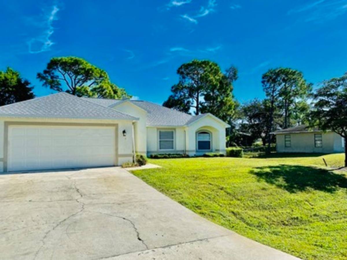 House for rent at 18477 Sunflower Rd, Fort Myers, FL 33967