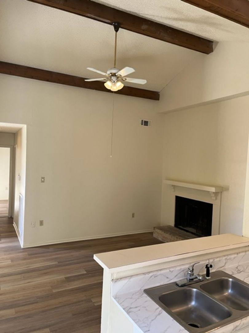 Apartment for rent at 8010 Pennth Ave, Baton Rouge, LA 70809