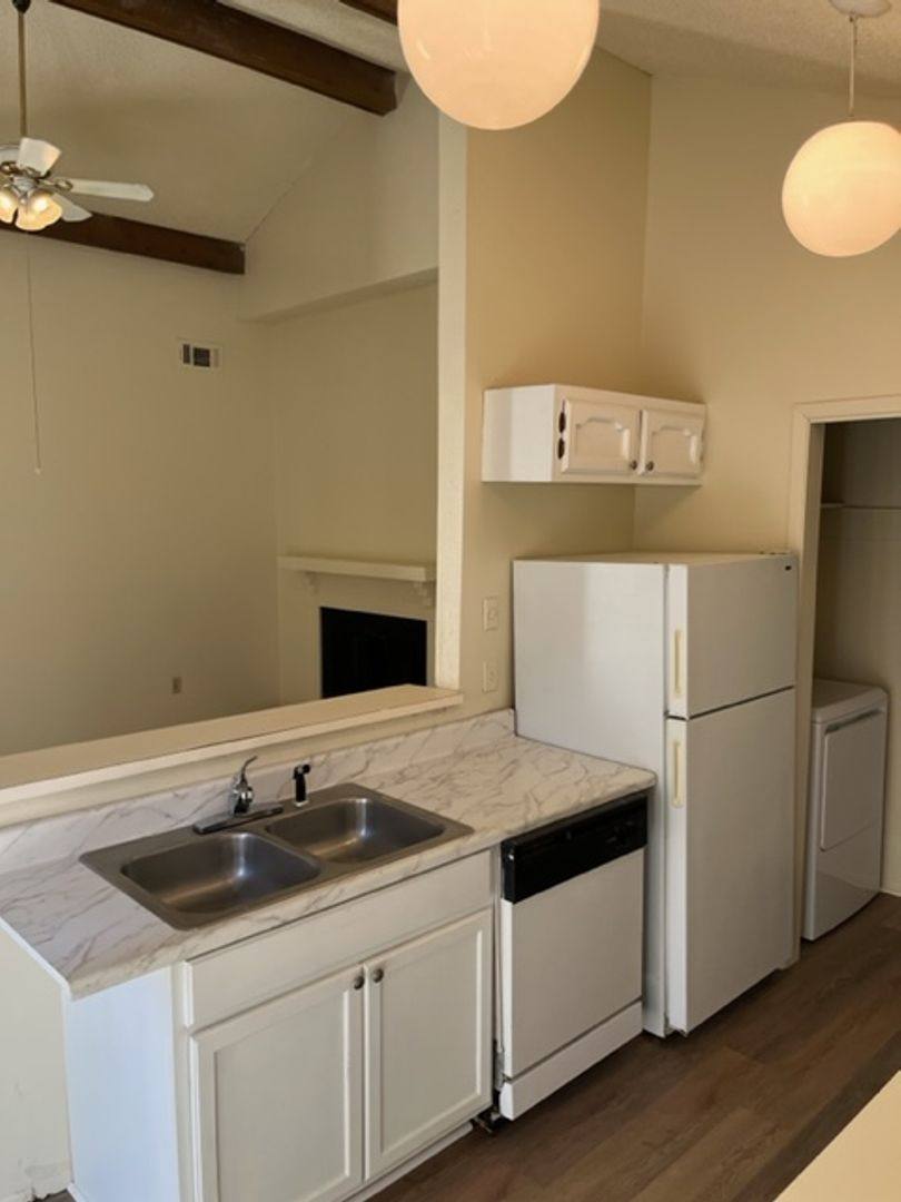 Apartment for rent at 8010 Pennth Ave, Baton Rouge, LA 70809