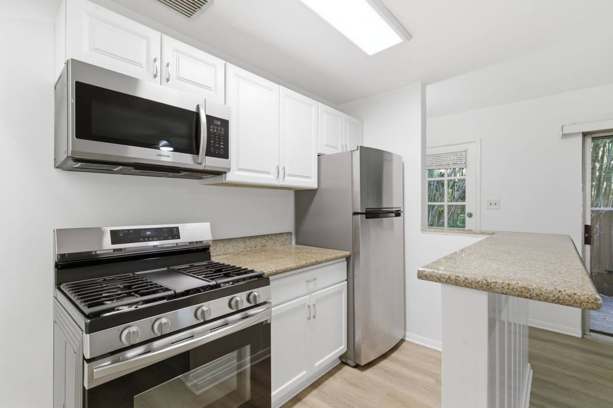 Apartment for rent at 1453 S Westgate Ave, Los Angeles, CA 90025