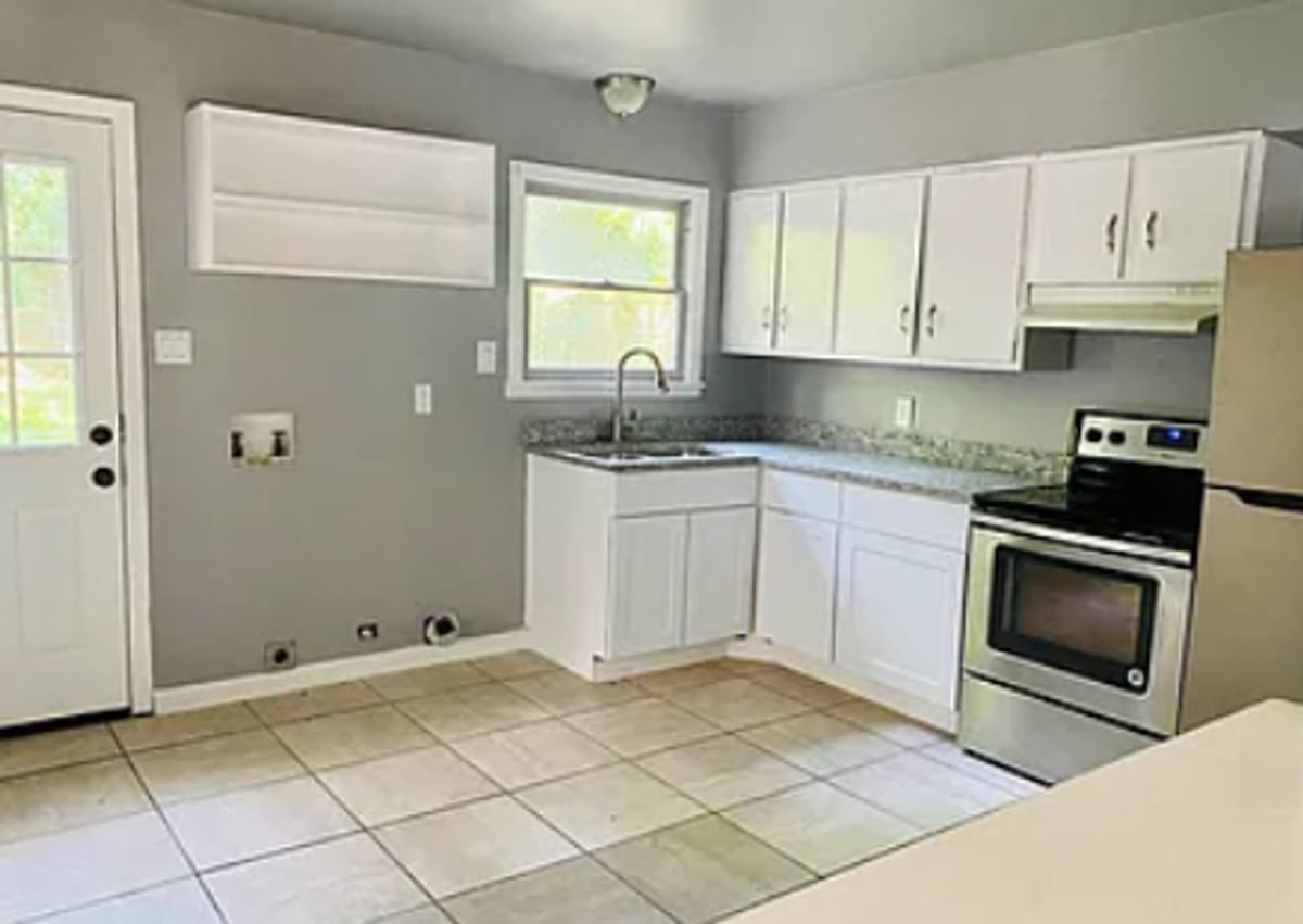 House for rent at 1117 W Tucker Blvd, Arlington, TX 76013