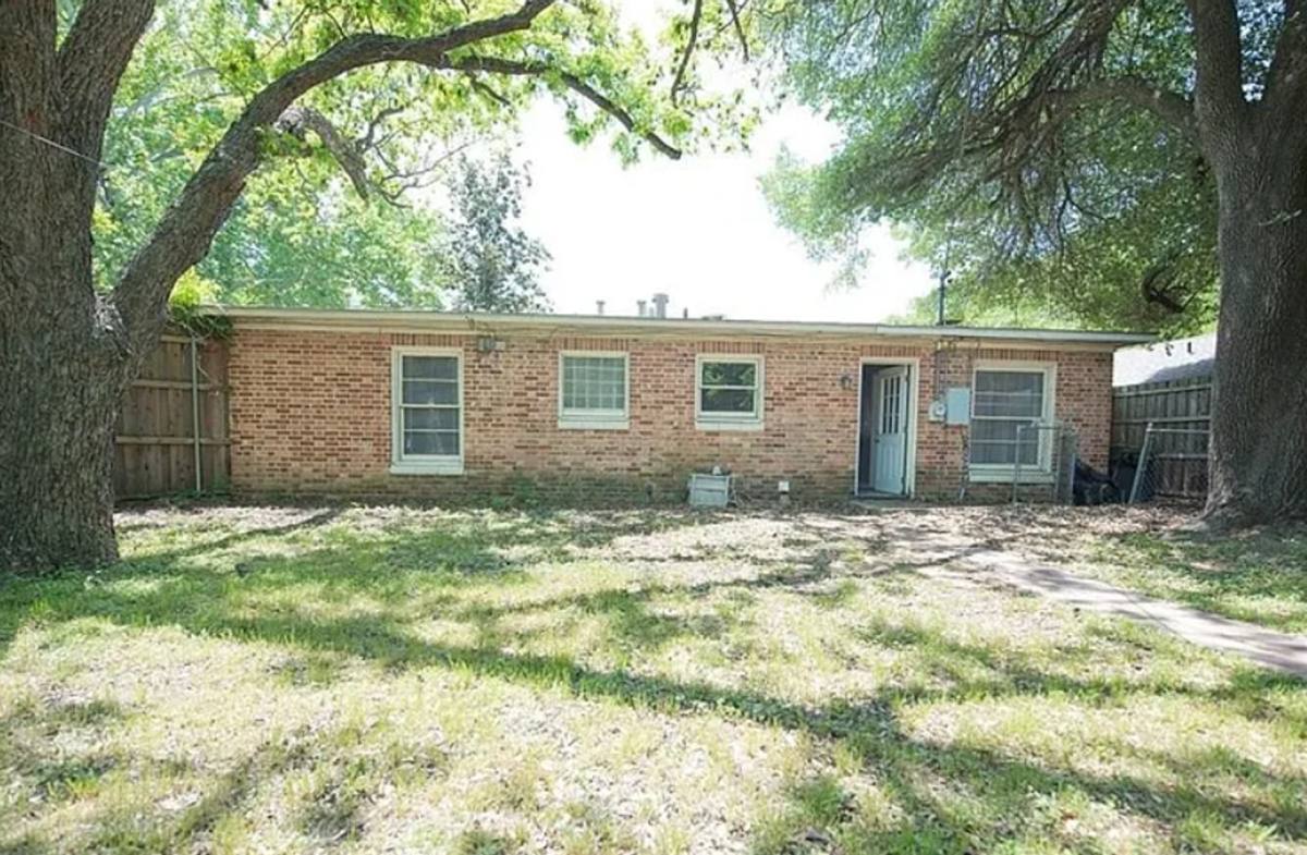 House for rent at 1117 W Tucker Blvd, Arlington, TX 76013