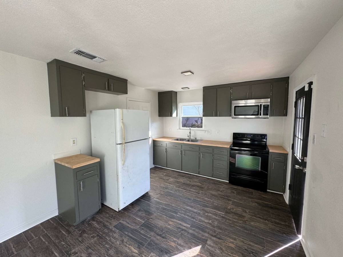 House for rent at 833 Michelle Dr, Copperas Cove, TX 76522