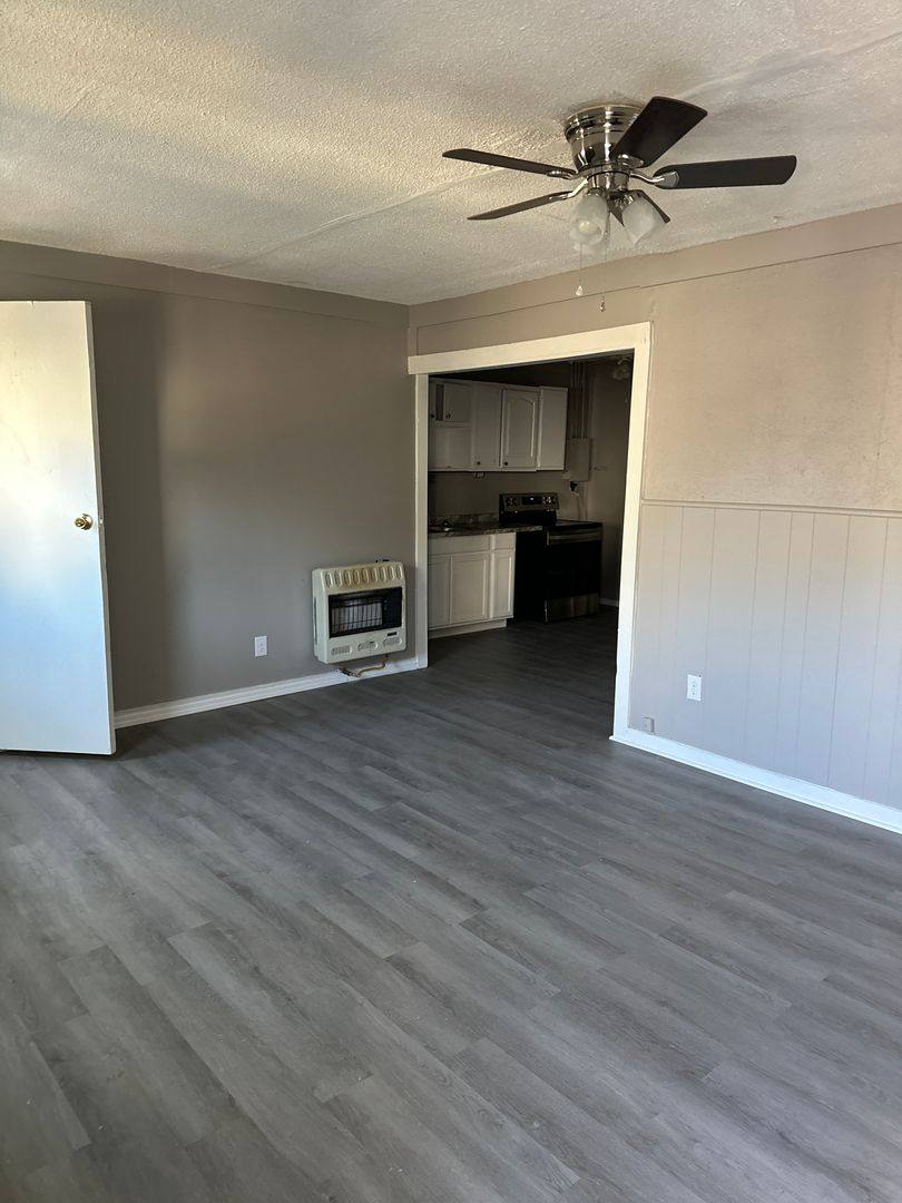 Apartment for rent at 1028 W Lexington Ave, Winchester, KY 40391
