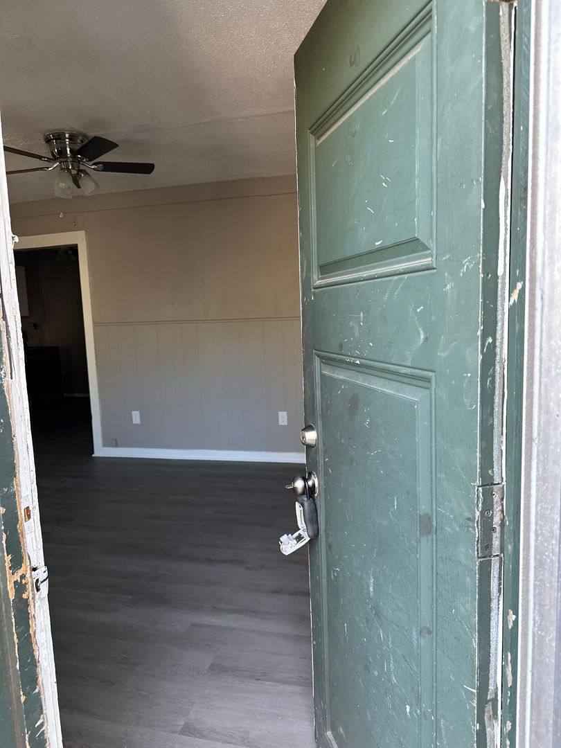 Apartment for rent at 1028 W Lexington Ave, Winchester, KY 40391