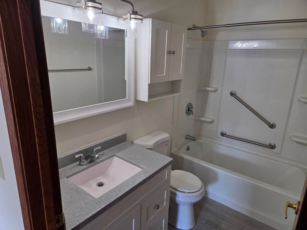 Apartment for rent at 1393 Meadowcreek Dr, Pewaukee, WI 53072