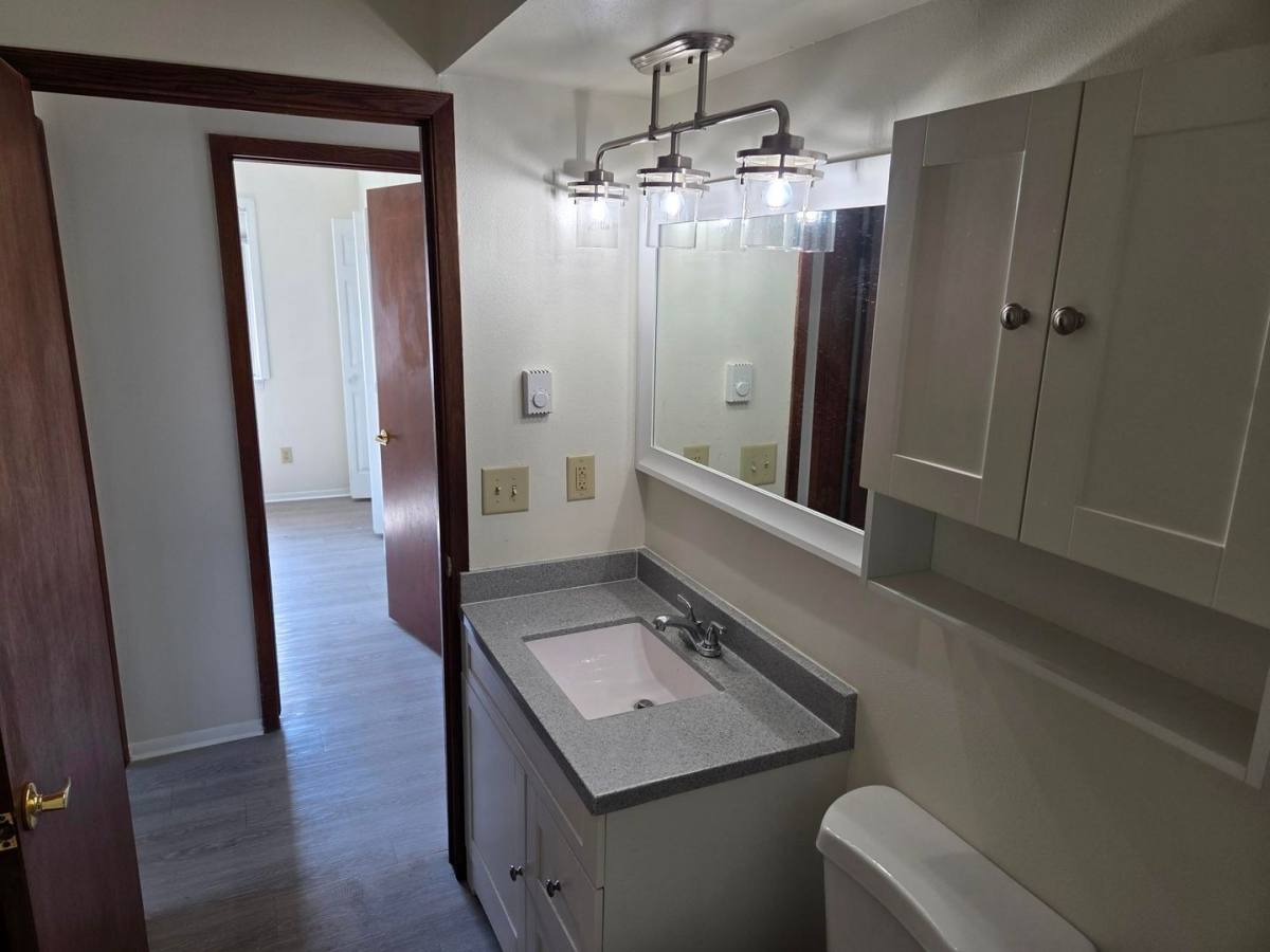 Apartment for rent at 1393 Meadowcreek Dr, Pewaukee, WI 53072