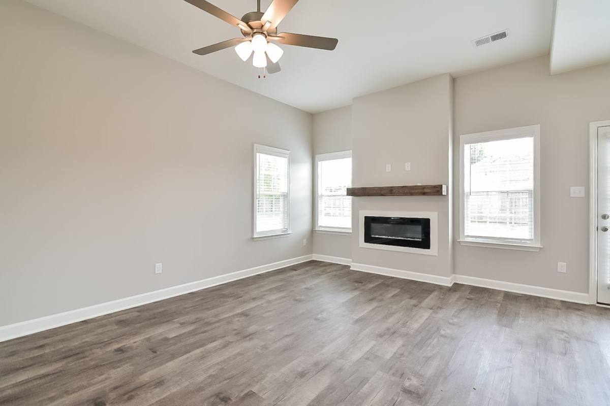 Apartment for rent at 9274 Lakeside Circle S, Walls, MS 38680