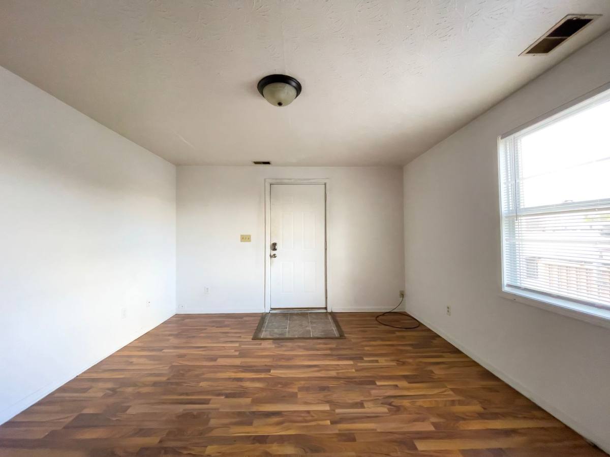 Apartment for rent at 114 E 8th St, Muncie, IN 47302