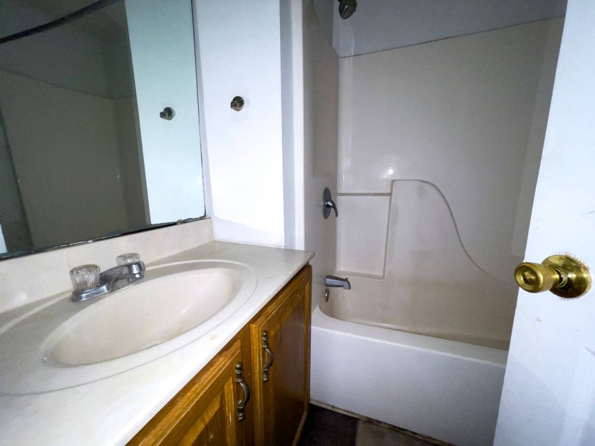 Apartment for rent at 114 E 8th St, Muncie, IN 47302