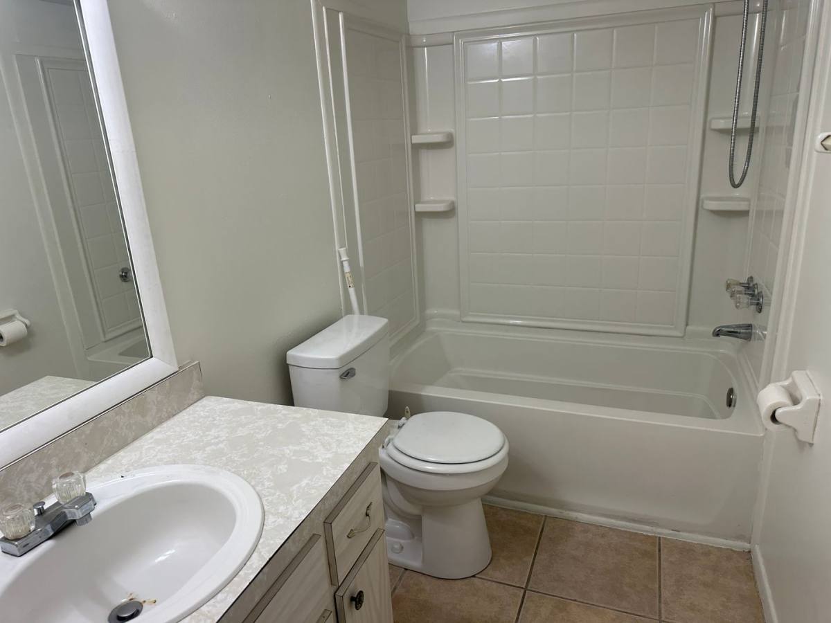 Apartment for rent at 706 Lee St, Leesburg, FL 34748