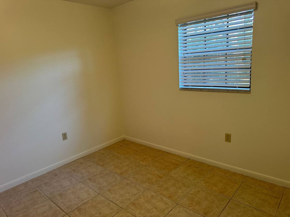 Apartment for rent at 706 Lee St, Leesburg, FL 34748
