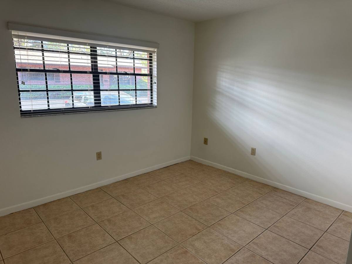 Apartment for rent at 706 Lee St, Leesburg, FL 34748