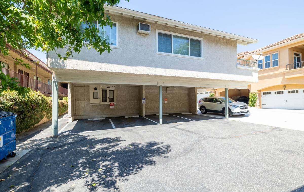Townhouse for rent at 5302 Colodny Dr, Agoura Hills, CA 91301