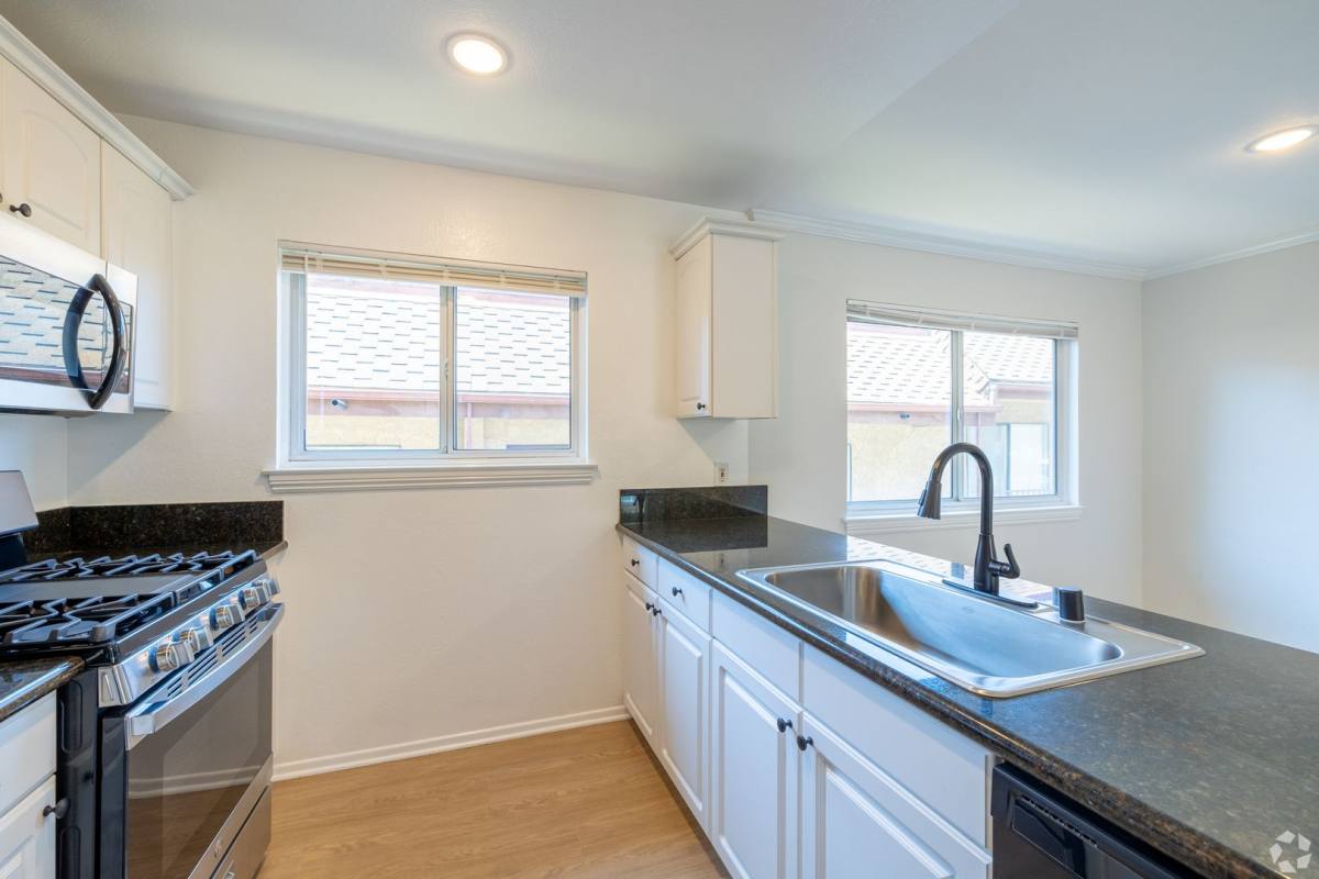 Townhouse for rent at 5302 Colodny Dr, Agoura Hills, CA 91301