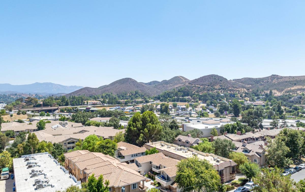 Townhouse for rent at 5302 Colodny Dr, Agoura Hills, CA 91301