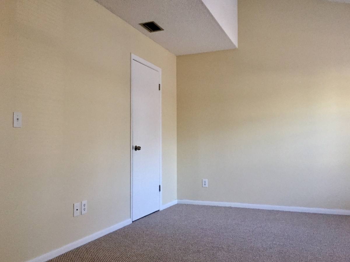Townhouse for rent at 828 W 25th St, Sanford, FL 32771
