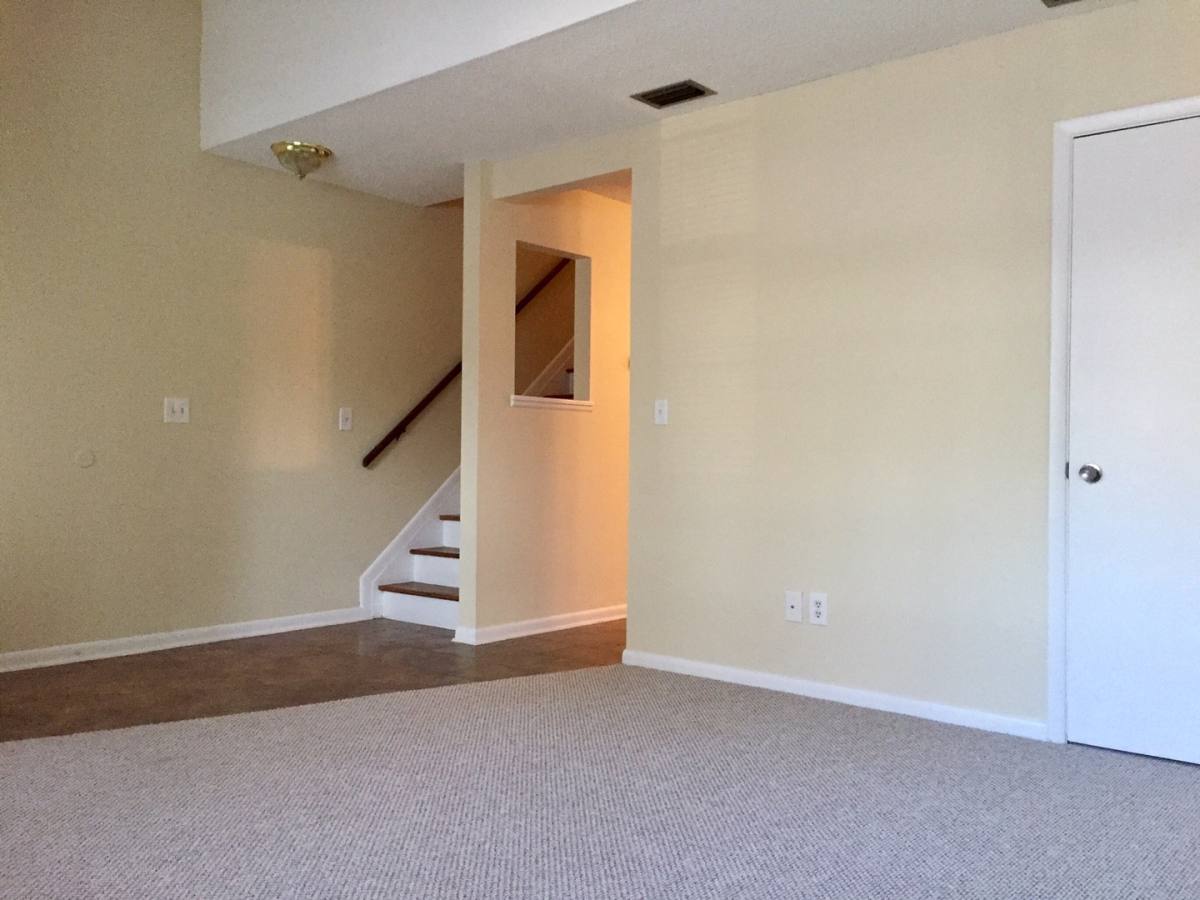 Townhouse for rent at 828 W 25th St, Sanford, FL 32771