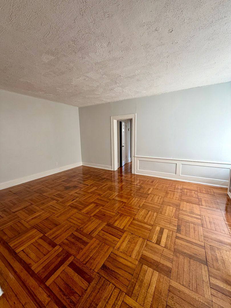 Apartment for rent at 169 N Arlington Ave, East Orange, NJ 07017