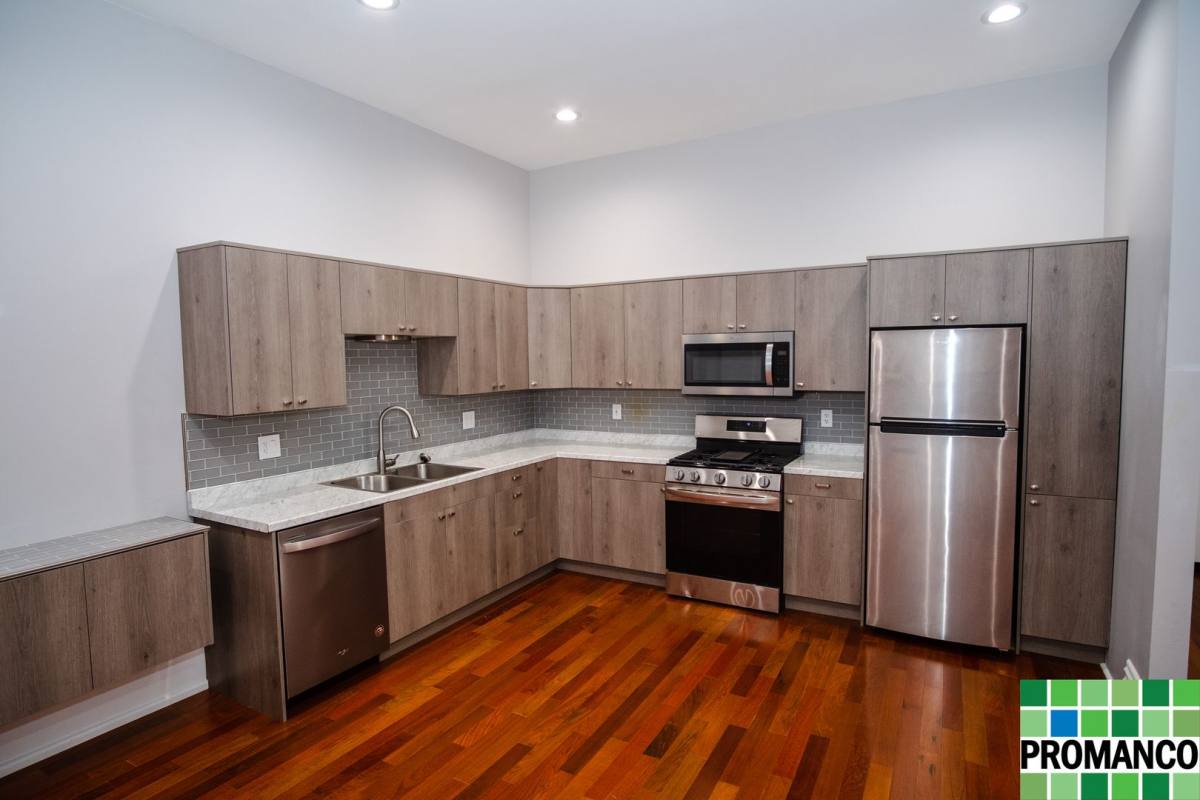 Apartment for rent at 176 Front St, Marietta, OH 45750