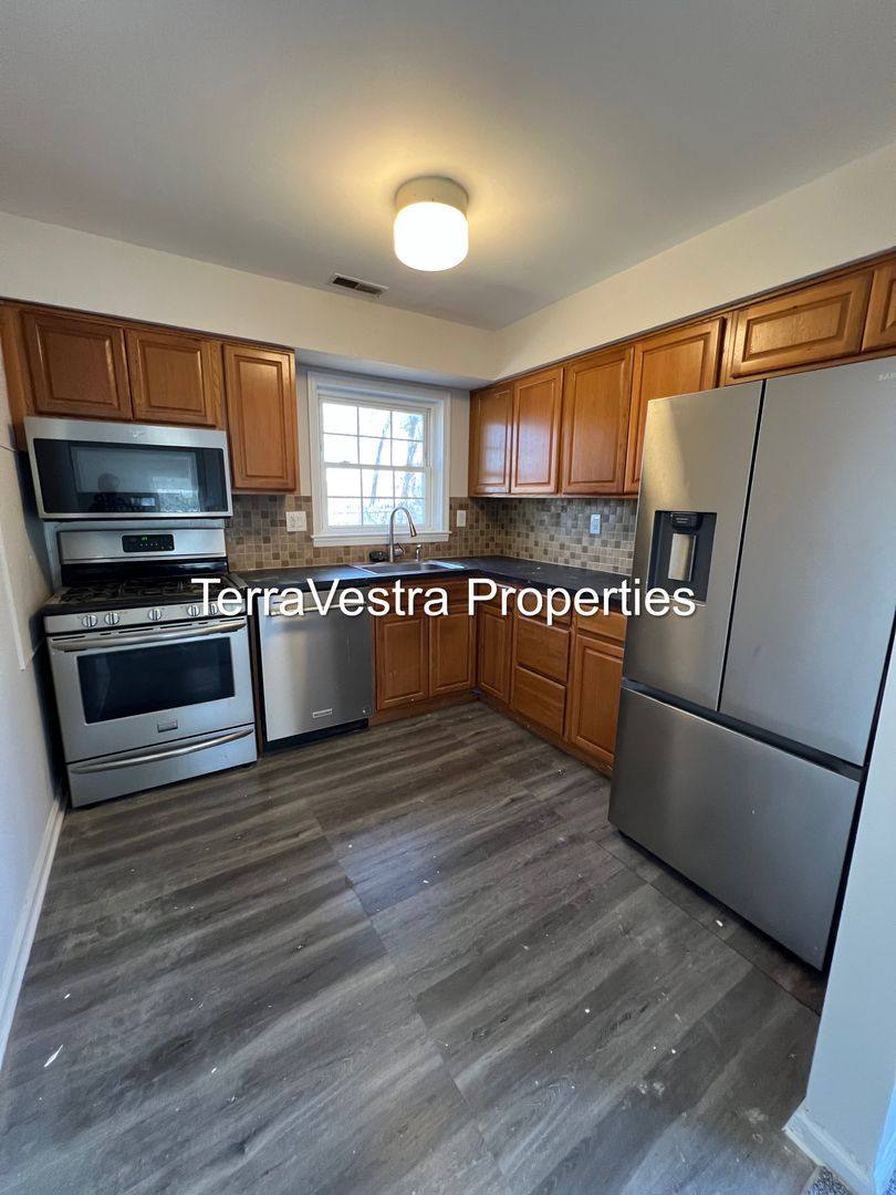 Apartment for rent at 23 Spar Dr, Sicklerville, NJ 08081