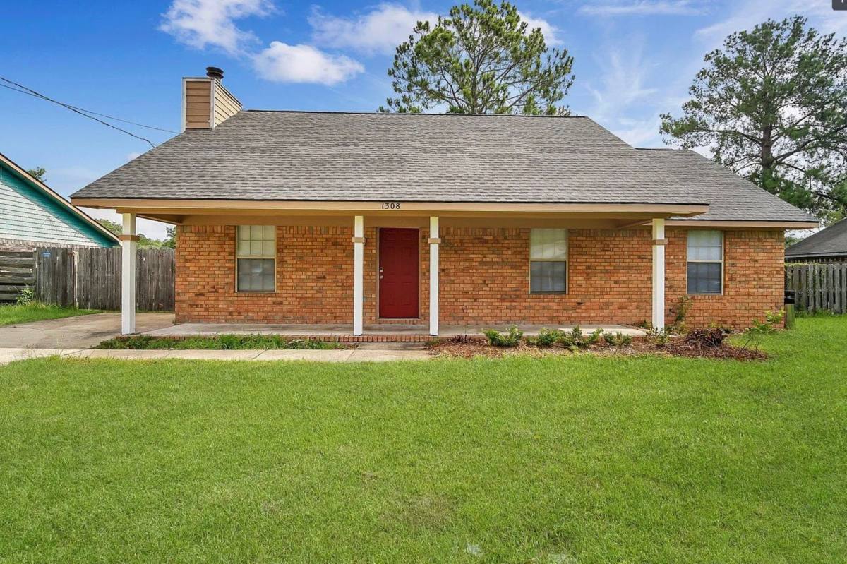 House for rent at 1308 Tower Dr, Hinesville, GA 31313
