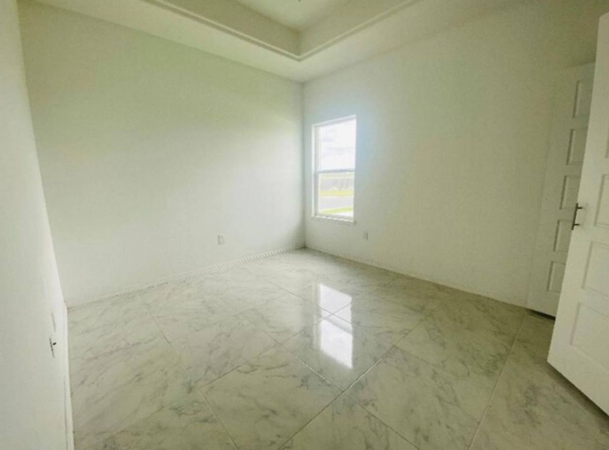 Apartment for rent at 3303 Aurora Lane, Edinburg, TX 78542