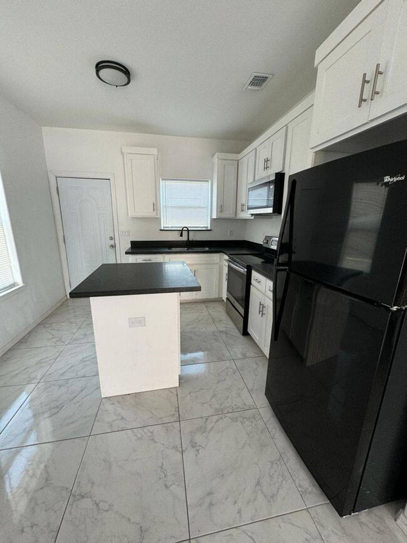 Apartment for rent at 3303 Aurora Lane, Edinburg, TX 78542