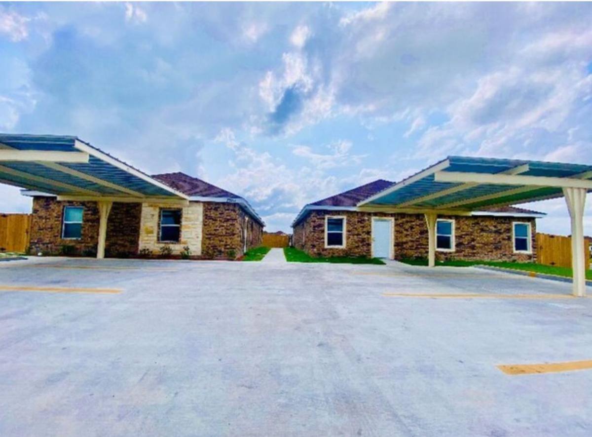 Apartment for rent at 3303 Aurora Lane, Edinburg, TX 78542