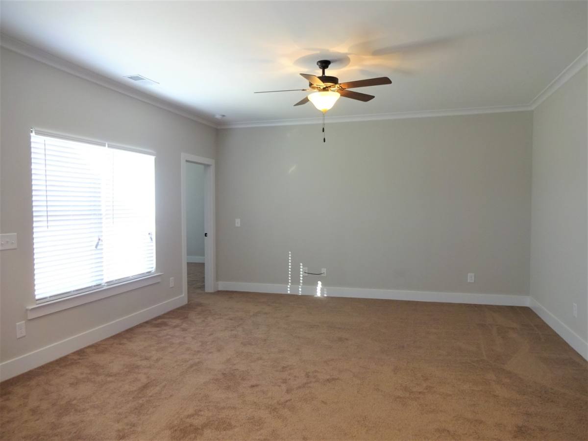 House for rent at 316 Union Station Dr, Calera, AL 35040