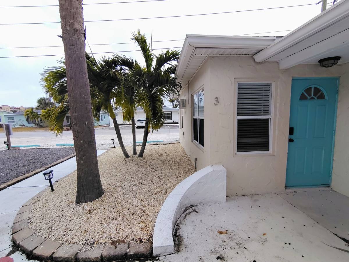 Apartment for rent at 115 145th Ave E, Saint Petersburg, FL 33708