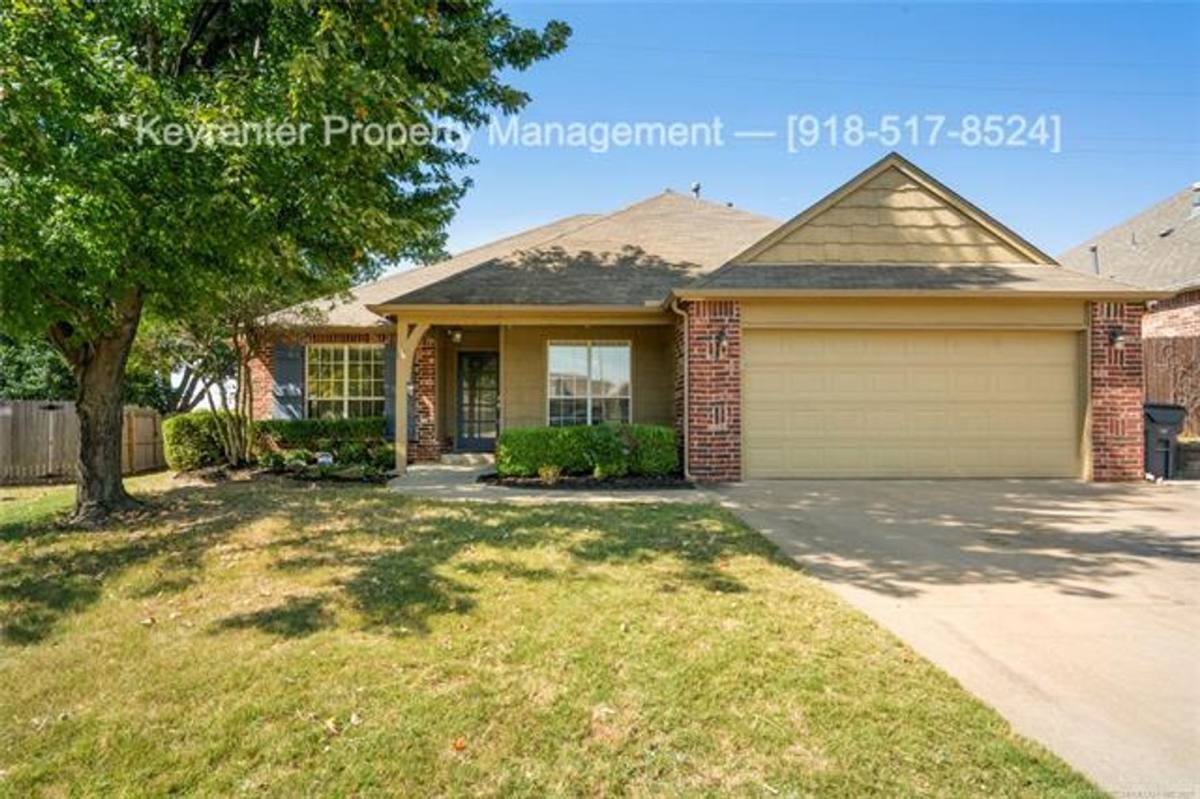 House for rent at 11906 S Juniper Court, Jenks, OK 74037