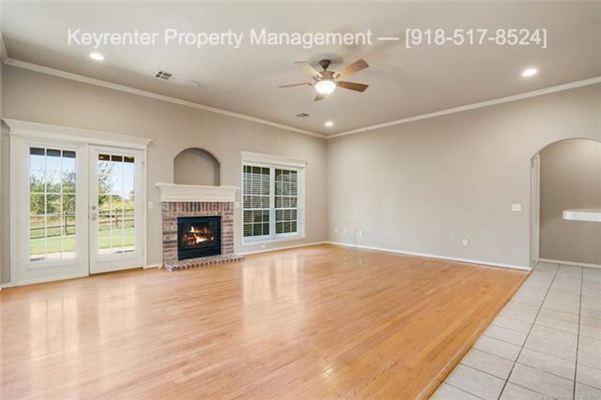 House for rent at 11906 S Juniper Court, Jenks, OK 74037