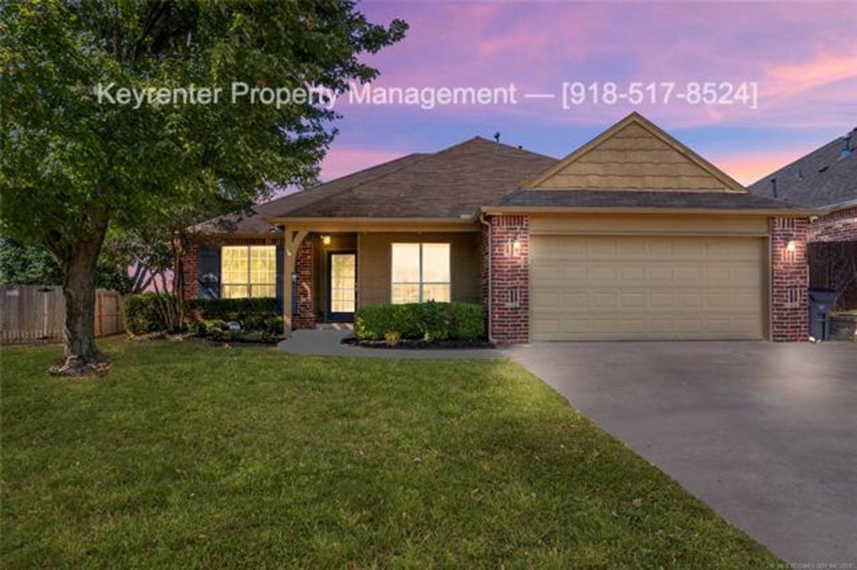 House for rent at 11906 S Juniper Court, Jenks, OK 74037