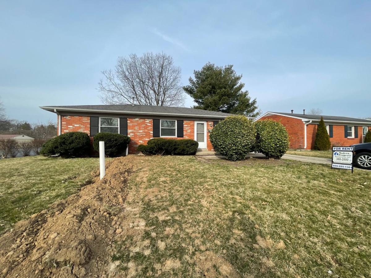 House for rent at 305 Harvard Dr, Lexington, KY 40517