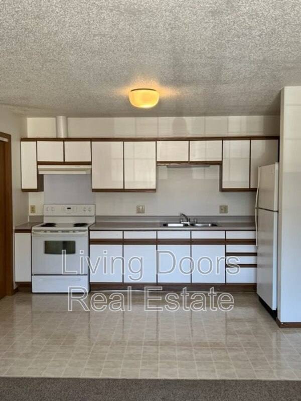 Apartment for rent at 603 S Washington St, Bloomfield, NE 68718