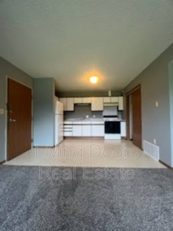 Apartment for rent at 603 S Washington St, Bloomfield, NE 68718