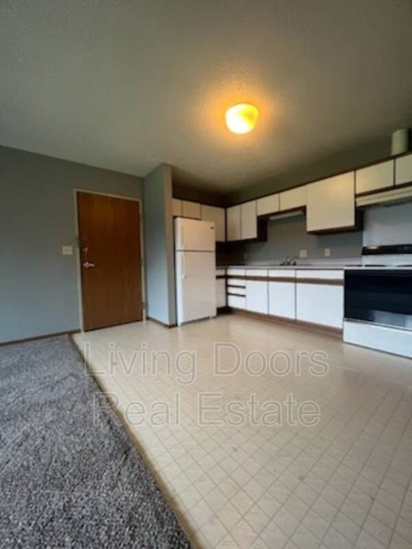 Apartment for rent at 603 S Washington St, Bloomfield, NE 68718