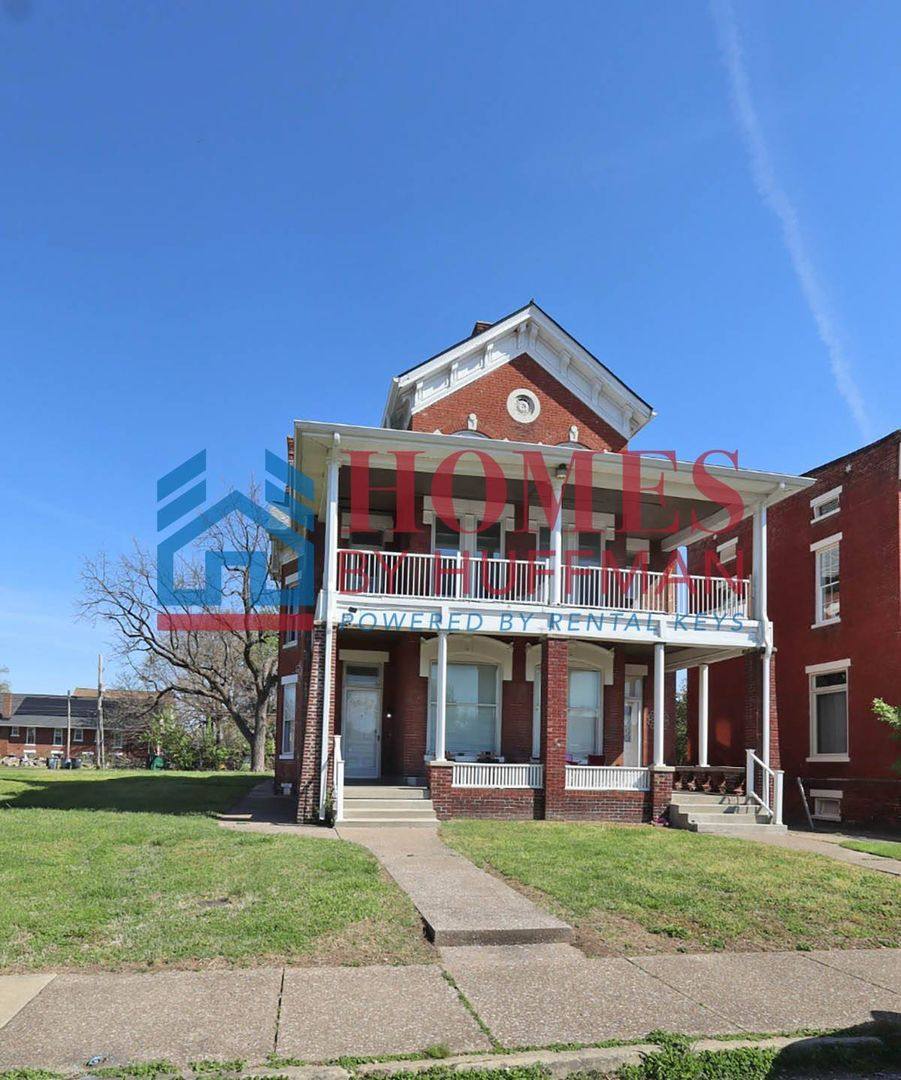 Apartment for rent at 110 E Powell Ave, Evansville, IN 47713