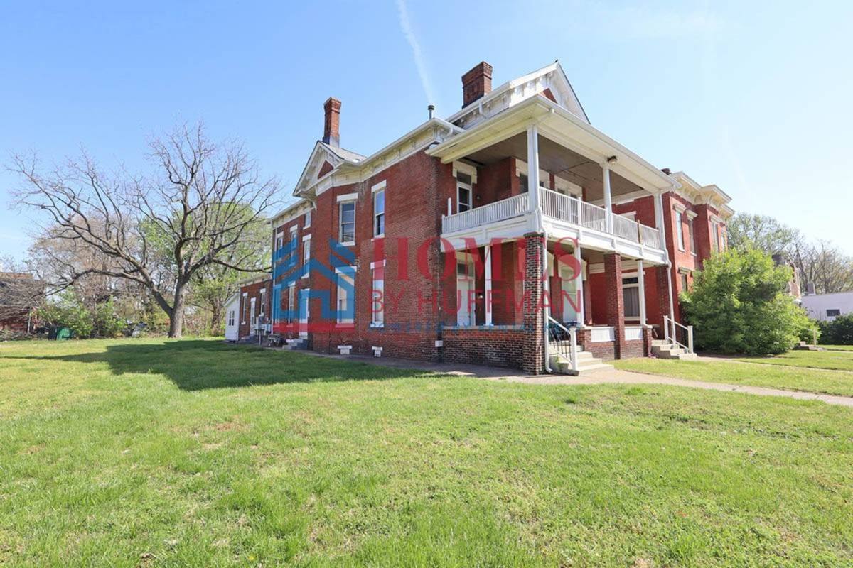 Apartment for rent at 110 E Powell Ave, Evansville, IN 47713