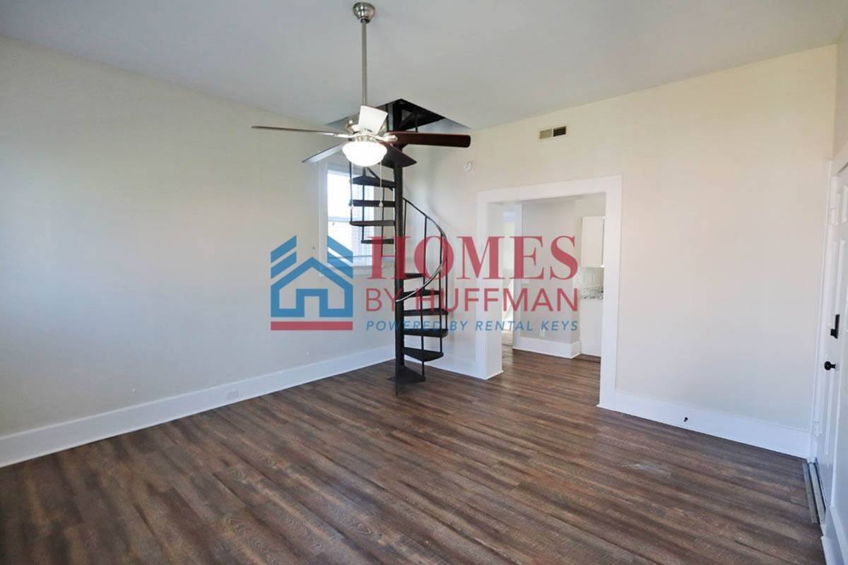 Apartment for rent at 110 E Powell Ave, Evansville, IN 47713