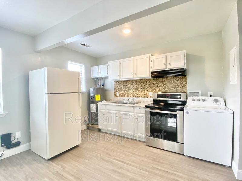 Apartment for rent at 1240 24th St #B, Newport News, VA 23607
