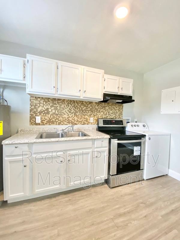 Apartment for rent at 1240 24th St #B, Newport News, VA 23607