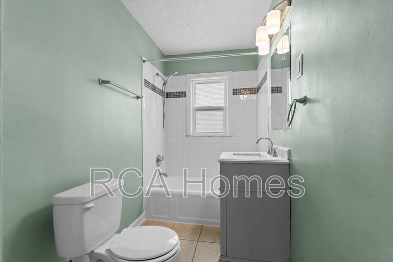 House for rent at 3202 Ruckle St, Indianapolis, IN 46205